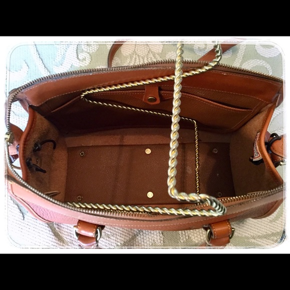 Dooney & Bourke Satchel/Crossbody. - Picture 6 of 8